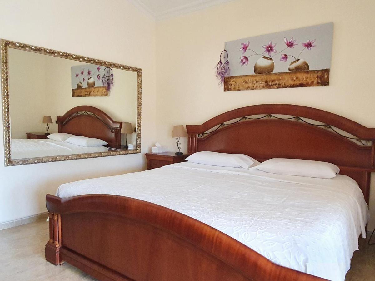 Villa Tres Palmeras muy cerca de Albir y Benidorm L'Alfas del Pi Exterior foto